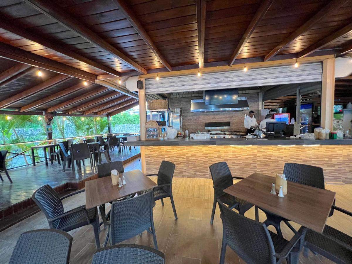 Sol Caribe Suites - Playa Los Corales - Beach Club, Wifi, Swimming Pool プンタ・カナ エクステリア 写真